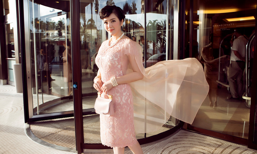 Show diễn của Dior được tổ chức trước khi LHP Cannes diễn ra, khách mời chủ yếu là các vị khách thượng lưu, khách hàng VIP của thương hiệu. 