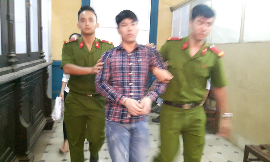 Trương Hoàng Trung tại tòa ngày 28/9. Ảnh: Tân Châu.