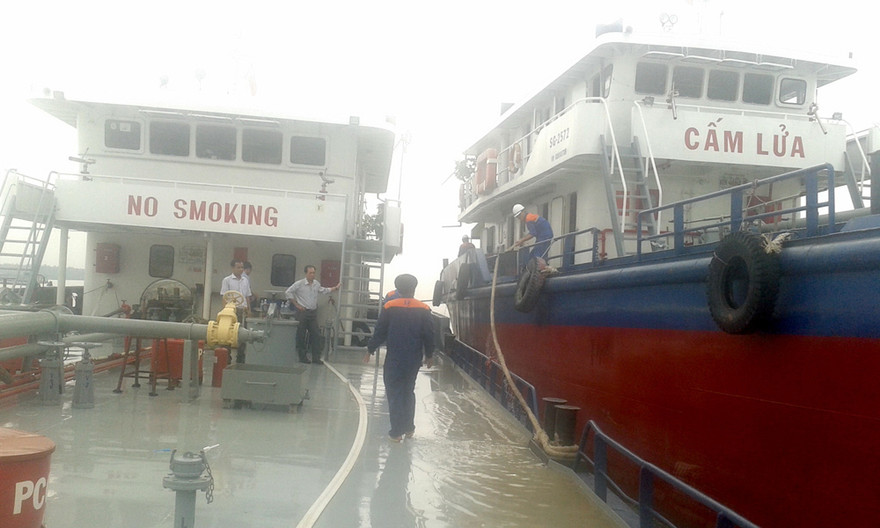 Hiện trường vụ va chạm nhau trên sông Tiền.