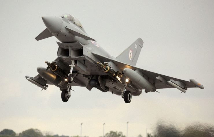 Chiến đấu cơ Typhoon của Không quân Hoàng gia Anh