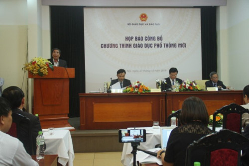 Họp báo công bố chương trình Giáo dục phổ thông mới