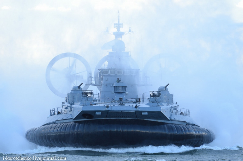 Cận cảnh thủy quân lục chiến Nga-Belarus đổ bộ, chiếm đảo