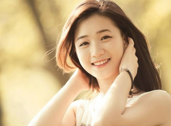 Những áp lực vô hình của hot girl Việt