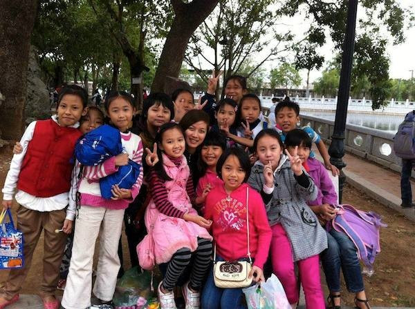 Cô giáo 9X và những chuyện cười ra nước mắt với học trò