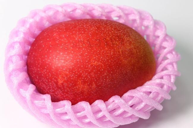 Xoài Nhật giá tiền triệu hút khách Việt