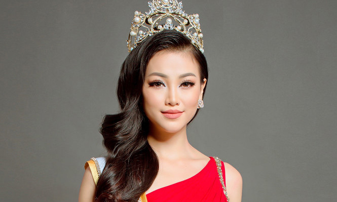 Nguyễn Phương Khánh đăng quang Hoa hậu Trái đất 2018.