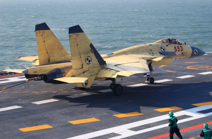 Trung Quốc chưa thể sản xuất hàng loạt tiêm kích J-15 và J-16