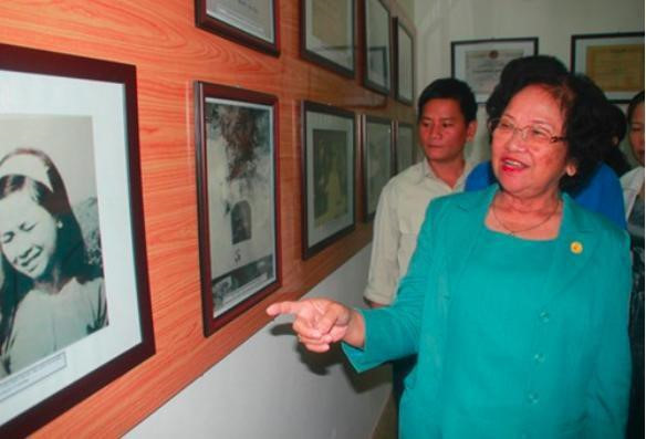 Bà Phan Thị Quyên kể về thời kỳ chiến tranh. Ảnh: VTC.