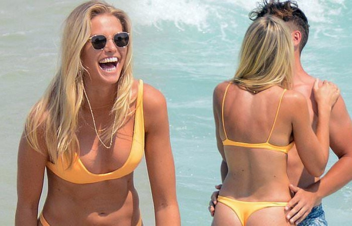 Natalie Roser được trông thấy tình tứ, ôm hôn bạn trai ở bãi biển Bondi