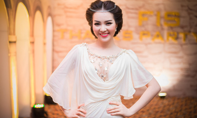 Á hậu Thụy Vân hóa 'nữ thần' Hy Lạp xinh đẹp