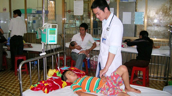 Bệnh nhân sốt xuất huyết điều trị tại bệnh viện. 