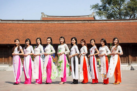 10 thiếu nữ xinh đẹp nhất trường Báo 2014