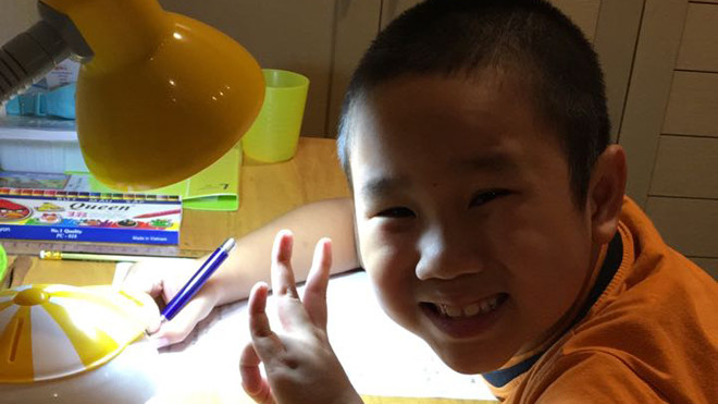 Nụ cười đã trở lại với cháu Trần Chí Kiên