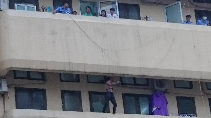 Thanh niên ngáo đá “đại náo” bệnh viện