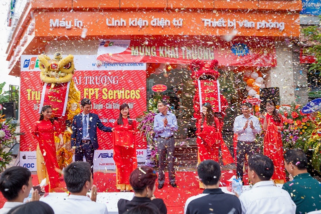 FPT IS Services khuyến mại lớn nhân dịp khai trương trụ sở mới