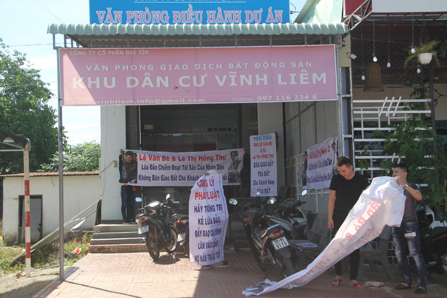 Khách hàng "tố" Công ty Đại Tín lừa đảo hồi tháng 7/2019. Ảnh: Tr.Định