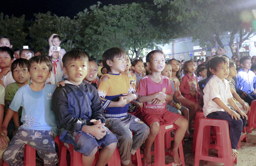 Hơn 500 em thiếu nhi rạng rỡ "đêm hội trăng rằm".