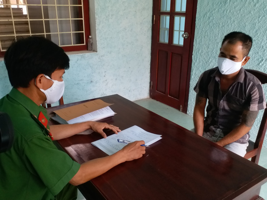 Nguyễn Văn Thiện tại cơ quan công an.