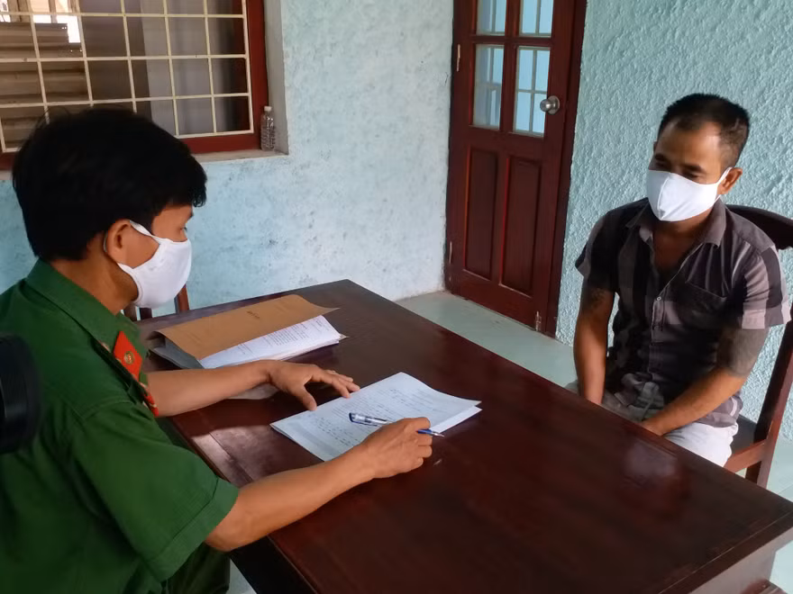 Nguyễn Văn Thiện tại cơ quan công an.