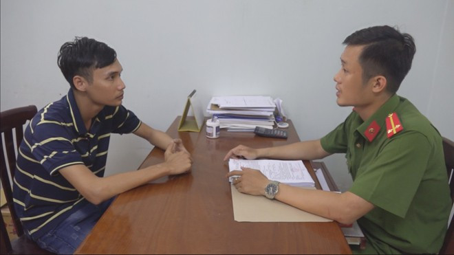 Dương Quang Hiếu tại cơ quan công an. Ảnh: Trị Bình