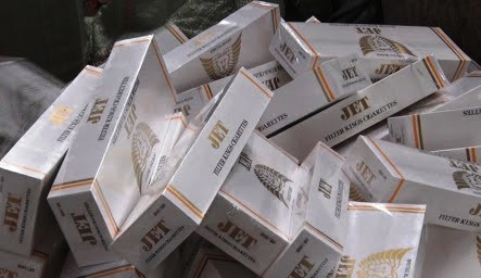 Chở 600 bao thuốc lá lậu đi bán kiếm lời, một phụ nữ bị phạt 85 triệu đồng. Ảnh minh họa