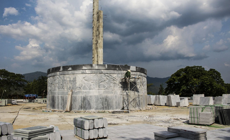 Công trình tượng đài 48 tỷ ở huyện miền núi Vĩnh Thạnh (Bình Định).