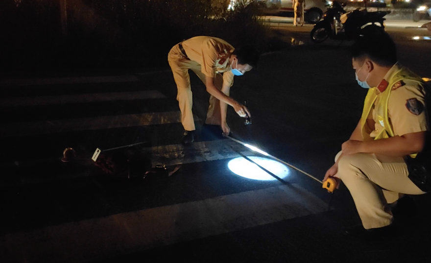 Truy tìm xe bồn tông chết người rồi bỏ trốn 