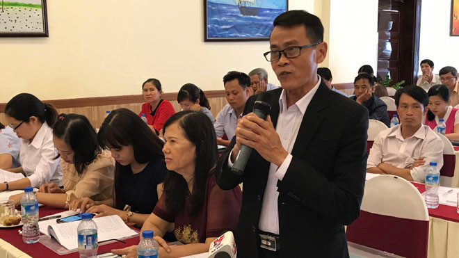 Đại diện Hiệp hội khách sạn Đà Nẵng cho rằng việc thu phí tác quyền âm nhạc trên tivi trong khách sạn sẽ dẫn đến hiện tượng phí chồng phí. Ảnh: Thanh Trần. 