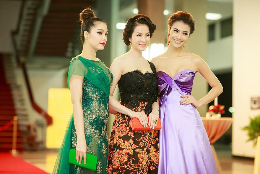 MC Thanh Mai đọ nhan sắc trẻ trung bên hai đàn em Hồng Quế và Quách An An.