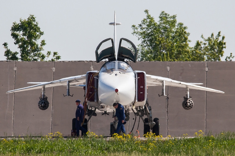 Uy lực cặp song sát Su-24, Su-25 của Không quân Nga