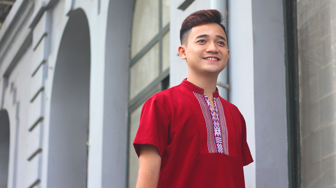 Chàng trai Ê-đê Võ Tiến Tuấn Niê tự hào với văn hóa truyền thống dân tộc mình