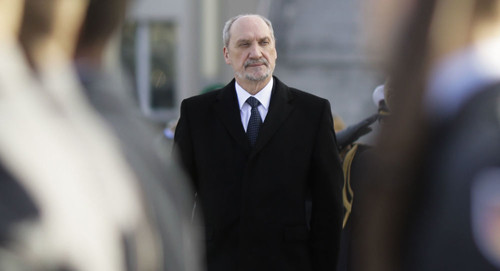 Bộ trưởng Quốc phòng Ba Lan Antoni Macherevich. Ảnh: AP