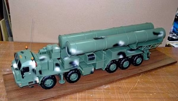 [ẢNH] Siêu hệ thống phòng không S-500 lần đầu lộ diện