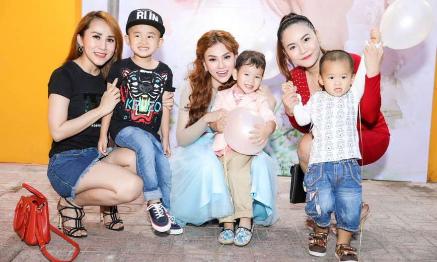 Ngỡ ngàng nhan sắc hiện tại của nhóm Mây Trắng đình đám một thời