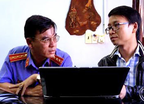 Ông Thương (trái)