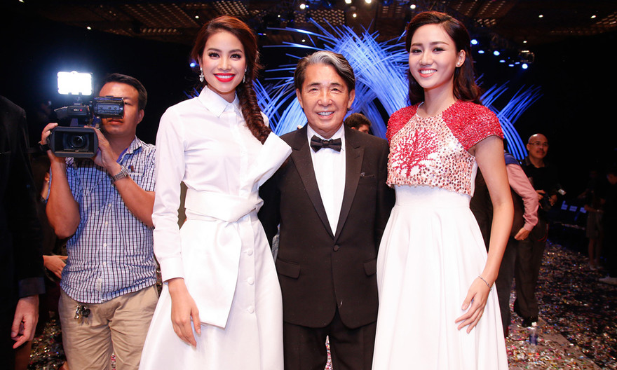“Huyền thoại thời trang” Kenzo chụp hình cùng mỹ nhân Việt