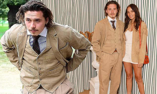 Cậu cả nhà Beckham như ông cụ, cùng bạn gái đi xem chung kết Wimbledon 2019