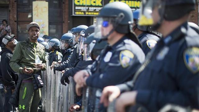 Tổng thống Obama chỉ trích cảnh sát Mỹ