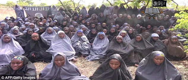 Đột kích trại phiến quân Boko Haram, giải cứu hơn 200 bé gái