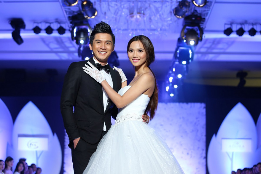 Kim Cương hóa cô dâu kiêu sa trên sàn diễn