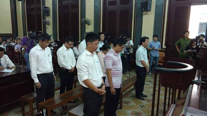 Các bị cáo trong vụ án VN Pharma. Ảnh Tân Châu
