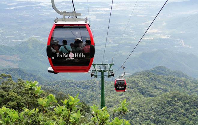 Bảo vệ khu du lịch trả lại ba lô tiền cho du khách