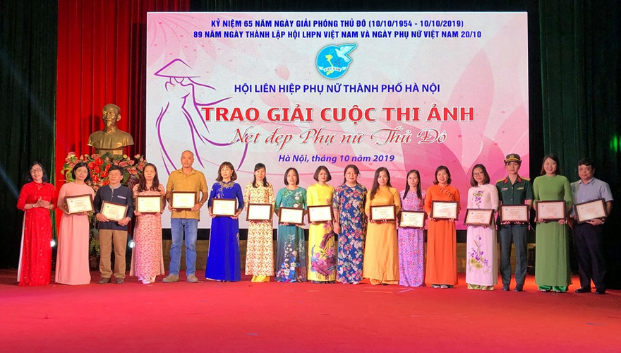 Trao giải Cuộc thi ảnh Nét đẹp phụ nữ Thủ đô năm 2019