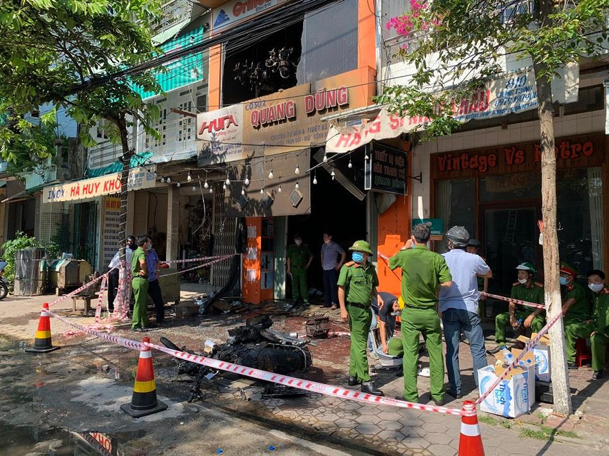 Hiện trường vụ cháy. Ảnh: Nguyễn Ngọc