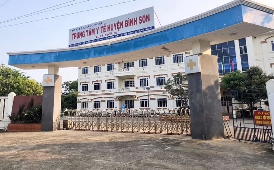 Hiện tại các F1 của BN 3067, BN 3131 đang được cách ly, theo dõi tại Cơ sở 2 Trung tâm Y tế huyện Bình Sơn. Ảnh: Nguyễn Ngọc