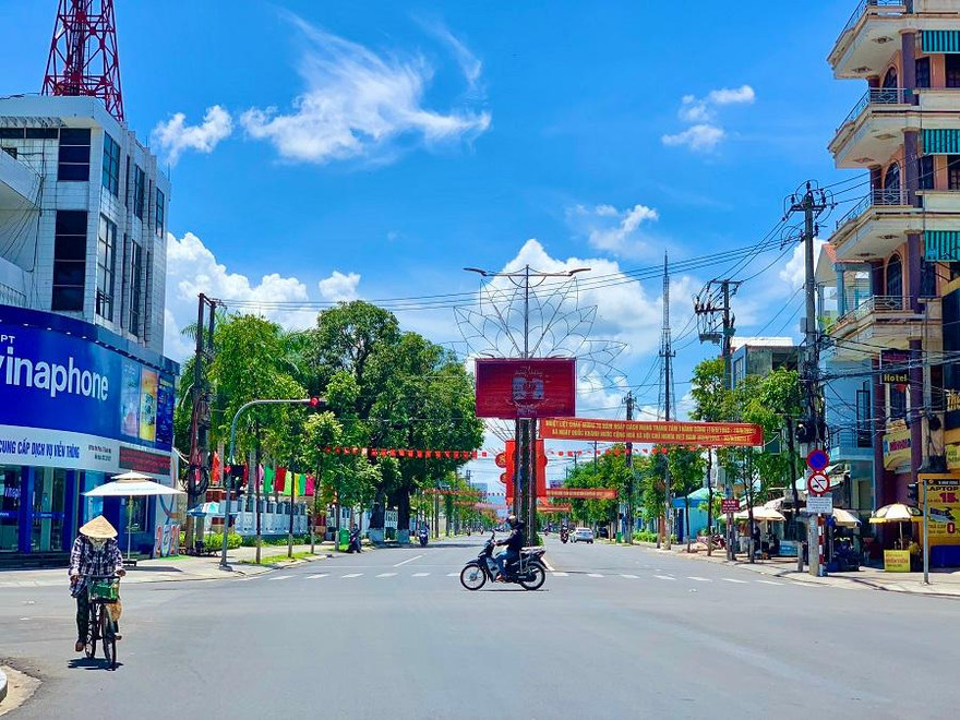 Người dân không được ra khỏi nhà từ 20 giờ ngày hôm trước đến 4 giờ sáng ngày hôm sau, trừ các trường hợp cấp thiết.