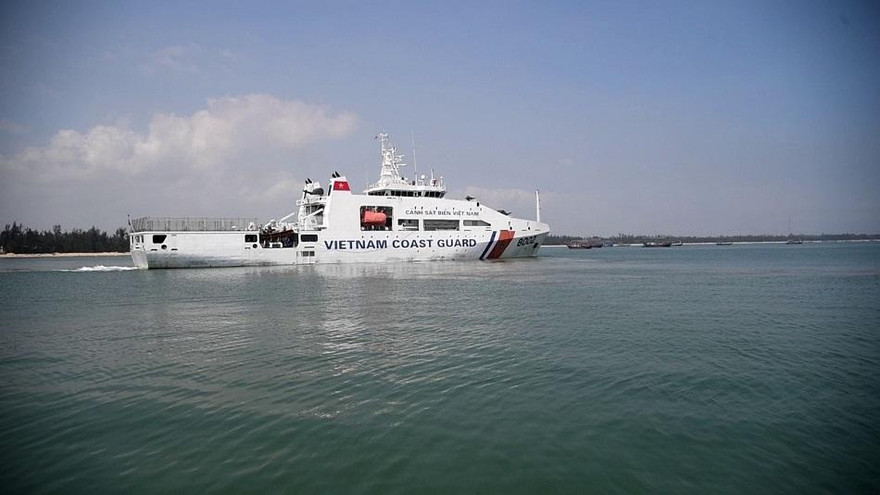 Tàu CSB 8002 đã được điều đi cứu hộ tàu cá gặp nạn.