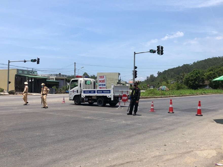 Từ 12 giờ trưa 27/6, thị xã Đức Phổ, tỉnh Quảng Ngãi thực hiện Chỉ thị số 15 của Thủ tướng Chính phủ.