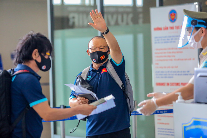 Hình ảnh ĐT Việt Nam lên đường sang UAE 'vượt ải' vòng loại World Cup 2022