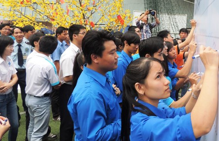 Chơi Tết, bạn trẻ chớ ham vui mà... nghịch dại